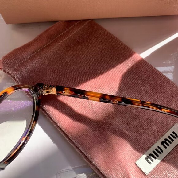 MIU MIU Tortoise Chic Frames • Viral It-Girl Aesthetic